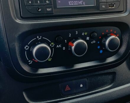 Белый Рено Трафик, объемом двигателя 2 л и пробегом 209 тыс. км за 16955 $, фото 22 на Automoto.ua