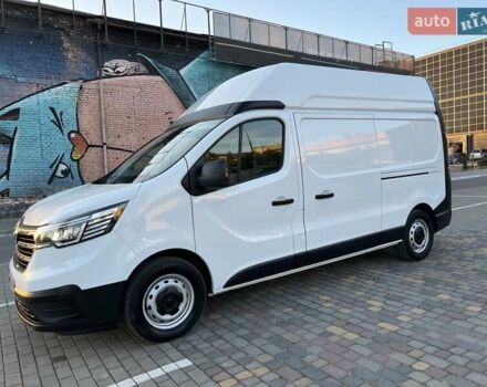 Белый Рено Трафик, объемом двигателя 2 л и пробегом 163 тыс. км за 23499 $, фото 1 на Automoto.ua