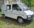 Белый Рено Трафик, объемом двигателя 2 л и пробегом 400 тыс. км за 1500 $, фото 1 на Automoto.ua