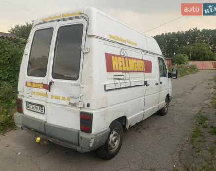 Белый Рено Трафик, объемом двигателя 2.5 л и пробегом 333 тыс. км за 1700 $, фото 5 на Automoto.ua