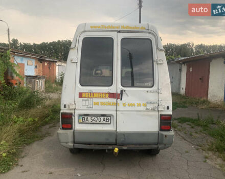 Белый Рено Трафик, объемом двигателя 2.5 л и пробегом 333 тыс. км за 1700 $, фото 4 на Automoto.ua