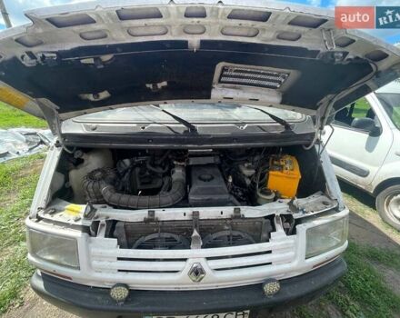 Белый Рено Трафик, объемом двигателя 2.5 л и пробегом 380 тыс. км за 2000 $, фото 6 на Automoto.ua