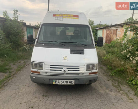 Белый Рено Трафик, объемом двигателя 2.5 л и пробегом 333 тыс. км за 1700 $, фото 1 на Automoto.ua