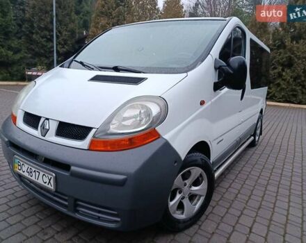 Белый Рено Трафик, объемом двигателя 1.87 л и пробегом 317 тыс. км за 6000 $, фото 2 на Automoto.ua
