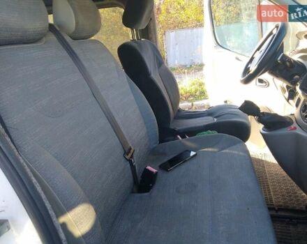 Белый Рено Трафик, объемом двигателя 1.87 л и пробегом 394 тыс. км за 6200 $, фото 10 на Automoto.ua