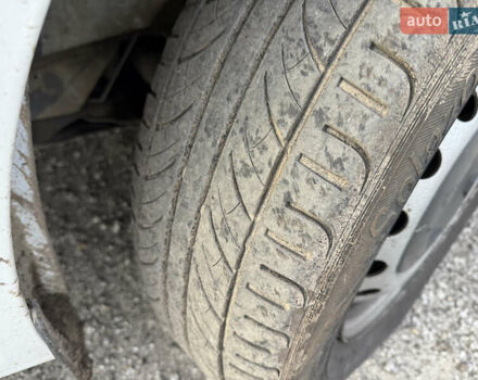 Белый Рено Трафик, объемом двигателя 1.9 л и пробегом 241 тыс. км за 5100 $, фото 6 на Automoto.ua