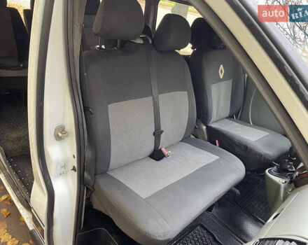 Белый Рено Трафик, объемом двигателя 1.87 л и пробегом 380 тыс. км за 6400 $, фото 36 на Automoto.ua