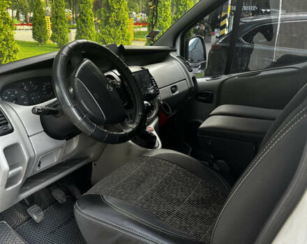 Белый Рено Трафик, объемом двигателя 1.9 л и пробегом 350 тыс. км за 7300 $, фото 9 на Automoto.ua