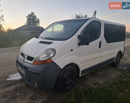 Белый Рено Трафик, объемом двигателя 1.87 л и пробегом 460 тыс. км за 5900 $, фото 2 на Automoto.ua