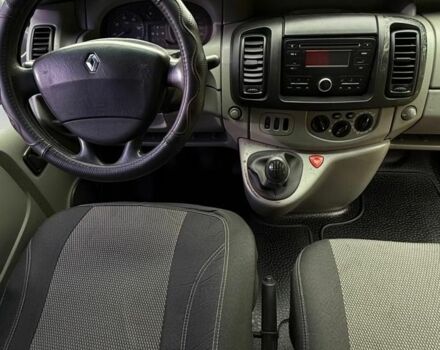 Белый Рено Трафик, объемом двигателя 1.9 л и пробегом 397 тыс. км за 8000 $, фото 17 на Automoto.ua