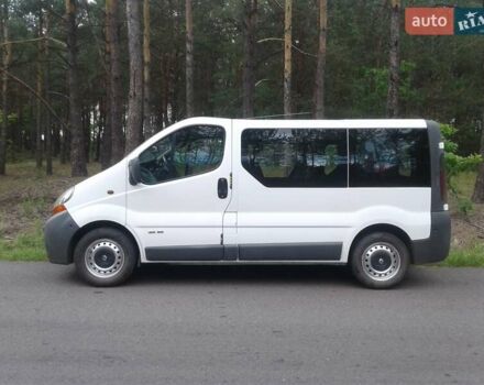 Белый Рено Трафик, объемом двигателя 1.9 л и пробегом 300 тыс. км за 5800 $, фото 2 на Automoto.ua