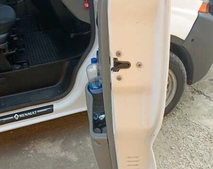 Білий Рено Трафік, об'ємом двигуна 1.87 л та пробігом 205 тис. км за 7100 $, фото 19 на Automoto.ua