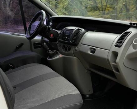 Белый Рено Трафик, объемом двигателя 1.9 л и пробегом 397 тыс. км за 8000 $, фото 18 на Automoto.ua