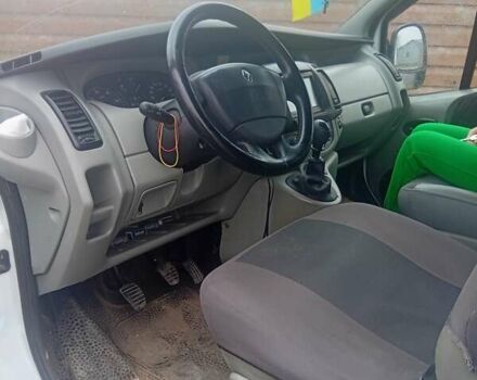 Белый Рено Трафик, объемом двигателя 1.9 л и пробегом 430 тыс. км за 6400 $, фото 3 на Automoto.ua