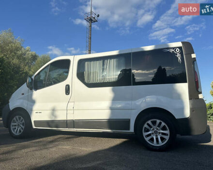 Белый Рено Трафик, объемом двигателя 1.9 л и пробегом 385 тыс. км за 6600 $, фото 3 на Automoto.ua