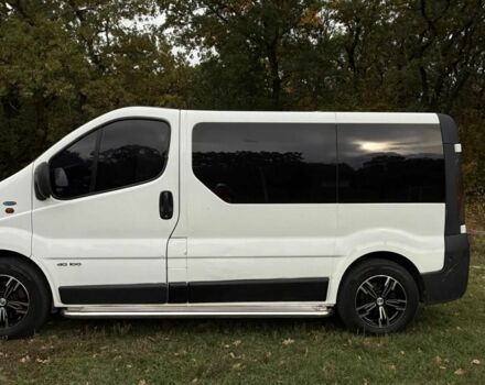 Белый Рено Трафик, объемом двигателя 1.9 л и пробегом 397 тыс. км за 8000 $, фото 2 на Automoto.ua