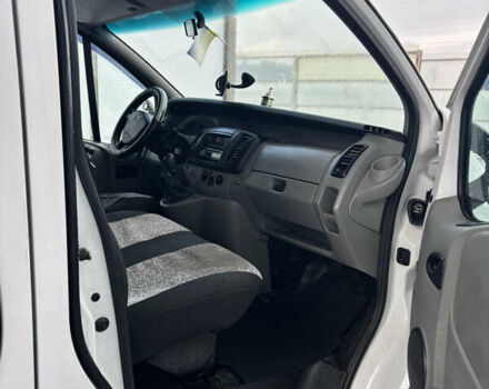Белый Рено Трафик, объемом двигателя 1.9 л и пробегом 312 тыс. км за 7550 $, фото 6 на Automoto.ua