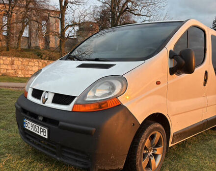 Белый Рено Трафик, объемом двигателя 1.87 л и пробегом 490 тыс. км за 7200 $, фото 1 на Automoto.ua