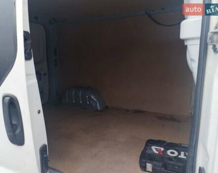 Белый Рено Трафик, объемом двигателя 1.9 л и пробегом 220 тыс. км за 4900 $, фото 4 на Automoto.ua