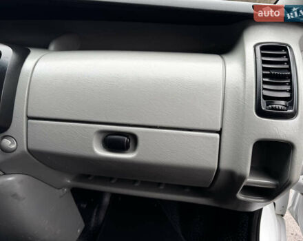 Белый Рено Трафик, объемом двигателя 1.9 л и пробегом 347 тыс. км за 7300 $, фото 51 на Automoto.ua