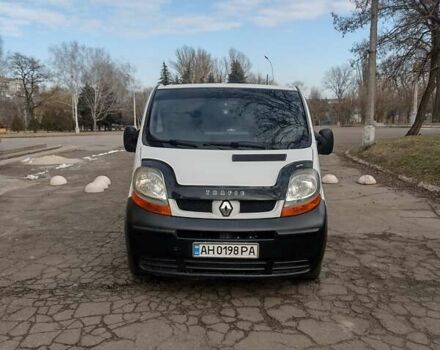 Белый Рено Трафик, объемом двигателя 1.9 л и пробегом 350 тыс. км за 8444 $, фото 1 на Automoto.ua