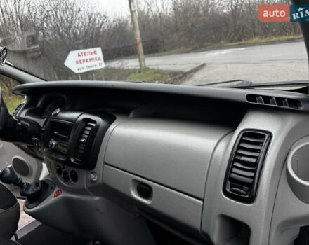 Белый Рено Трафик, объемом двигателя 1.9 л и пробегом 347 тыс. км за 7300 $, фото 49 на Automoto.ua