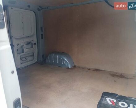 Белый Рено Трафик, объемом двигателя 1.9 л и пробегом 220 тыс. км за 4900 $, фото 3 на Automoto.ua