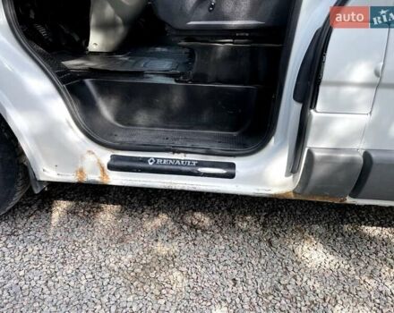 Рено Трафик 2004 в Черновцах на Automoto.ua Белый Рено Трафик, объемом двигателя 1.87 л и пробегом 456 тыс. км за 4500 $, фото 12 на Automoto.ua