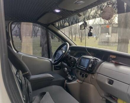 Белый Рено Трафик, объемом двигателя 1.9 л и пробегом 350 тыс. км за 8444 $, фото 4 на Automoto.ua