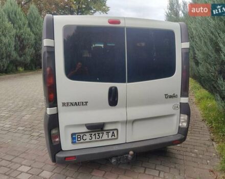 Белый Рено Трафик, объемом двигателя 1.9 л и пробегом 311 тыс. км за 7200 $, фото 2 на Automoto.ua