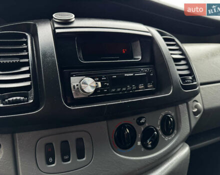 Белый Рено Трафик, объемом двигателя 1.9 л и пробегом 347 тыс. км за 7300 $, фото 42 на Automoto.ua