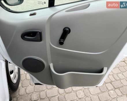 Білий Рено Трафік, об'ємом двигуна 1.87 л та пробігом 380 тис. км за 7499 $, фото 21 на Automoto.ua