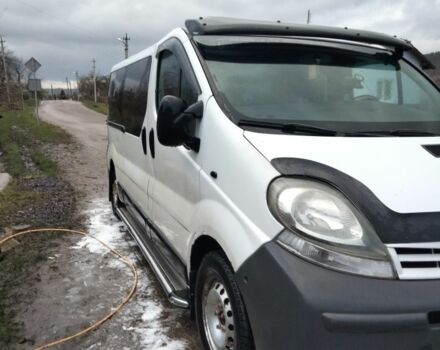 Белый Рено Трафик, объемом двигателя 2.5 л и пробегом 500 тыс. км за 7000 $, фото 2 на Automoto.ua