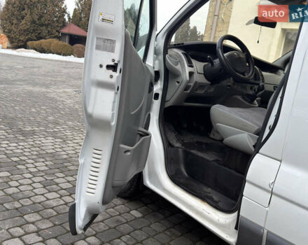 Белый Рено Трафик, объемом двигателя 1.9 л и пробегом 380 тыс. км за 6850 $, фото 15 на Automoto.ua