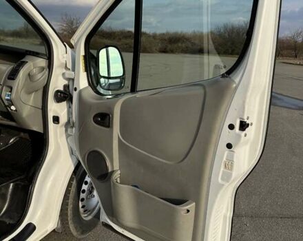 Белый Рено Трафик, объемом двигателя 1.9 л и пробегом 366 тыс. км за 6200 $, фото 5 на Automoto.ua