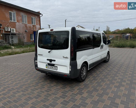 Белый Рено Трафик, объемом двигателя 1.9 л и пробегом 262 тыс. км за 7100 $, фото 5 на Automoto.ua