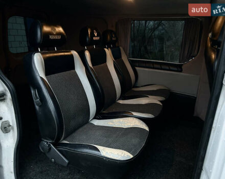 Білий Рено Трафік, об'ємом двигуна 1.9 л та пробігом 354 тис. км за 6500 $, фото 18 на Automoto.ua