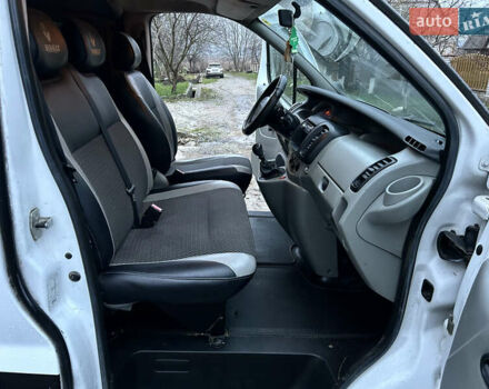 Білий Рено Трафік, об'ємом двигуна 1.9 л та пробігом 354 тис. км за 6500 $, фото 16 на Automoto.ua