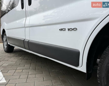 Белый Рено Трафик, объемом двигателя 1.9 л и пробегом 437 тыс. км за 8000 $, фото 21 на Automoto.ua