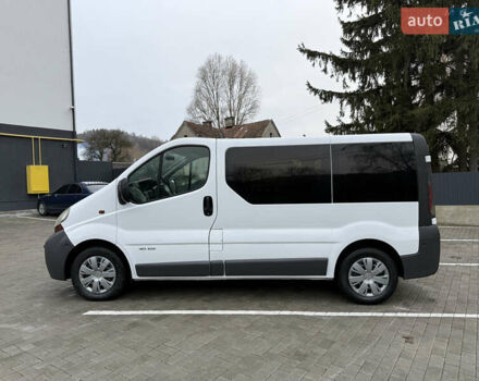 Белый Рено Трафик, объемом двигателя 1.9 л и пробегом 437 тыс. км за 8000 $, фото 4 на Automoto.ua