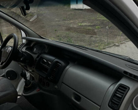 Белый Рено Трафик, объемом двигателя 2.5 л и пробегом 457 тыс. км за 7000 $, фото 25 на Automoto.ua