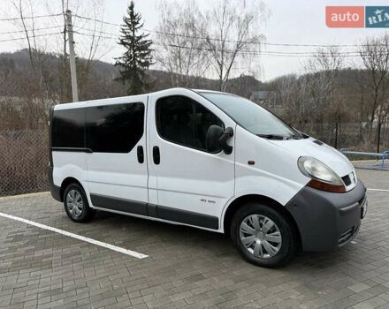 Белый Рено Трафик, объемом двигателя 1.9 л и пробегом 437 тыс. км за 8000 $, фото 12 на Automoto.ua