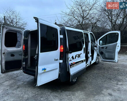 Білий Рено Трафік, об'ємом двигуна 1.9 л та пробігом 354 тис. км за 6500 $, фото 23 на Automoto.ua