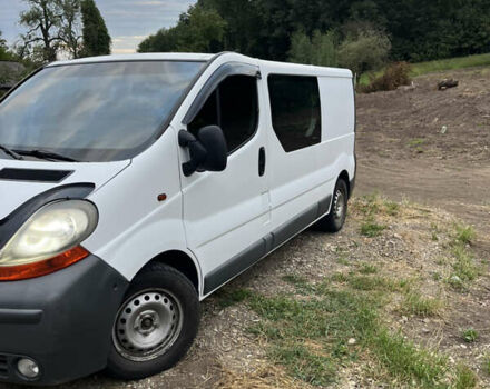 Белый Рено Трафик, объемом двигателя 2.5 л и пробегом 457 тыс. км за 7000 $, фото 1 на Automoto.ua