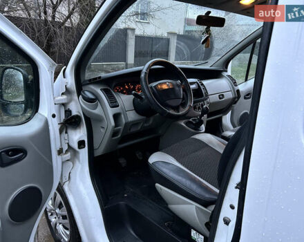 Білий Рено Трафік, об'ємом двигуна 1.9 л та пробігом 354 тис. км за 6500 $, фото 8 на Automoto.ua