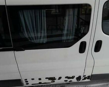 Рено Трафик 2005 в Полонном на Automoto.ua Белый Рено Трафик, объемом двигателя 1.9 л и пробегом 479 тыс. км за 7700 $, фото 6 на Automoto.ua