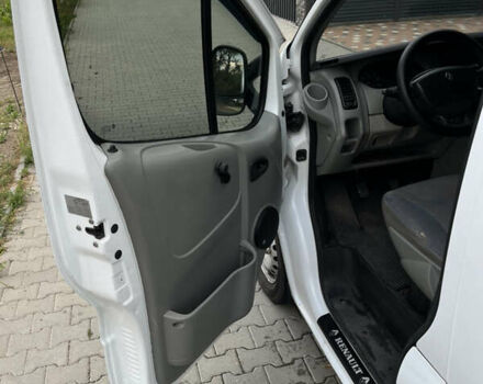 Белый Рено Трафик, объемом двигателя 2.5 л и пробегом 457 тыс. км за 7800 $, фото 23 на Automoto.ua