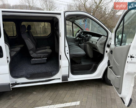 Белый Рено Трафик, объемом двигателя 1.9 л и пробегом 437 тыс. км за 8000 $, фото 44 на Automoto.ua