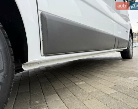 Белый Рено Трафик, объемом двигателя 1.9 л и пробегом 437 тыс. км за 8000 $, фото 22 на Automoto.ua