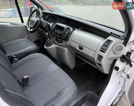 Белый Рено Трафик, объемом двигателя 1.9 л и пробегом 437 тыс. км за 8000 $, фото 39 на Automoto.ua